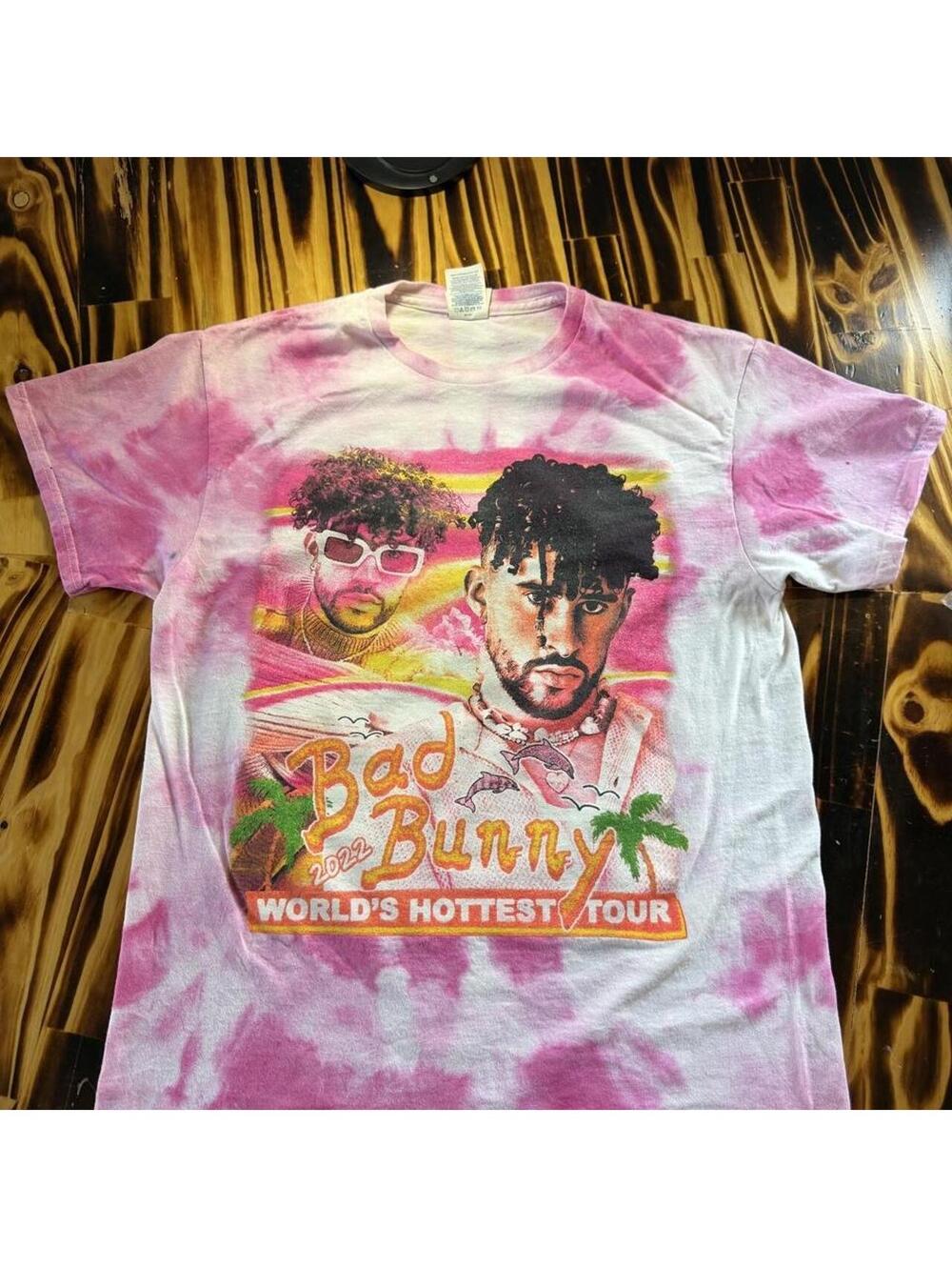 Gildan Men's Medium Bad Bunny 2022 World's Hottest Tour Tie-Dye T-Shirt